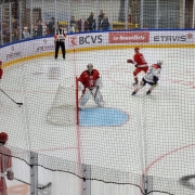 Hockey sur glace: Martigny battu sur le fil pour son 1er match à domicile